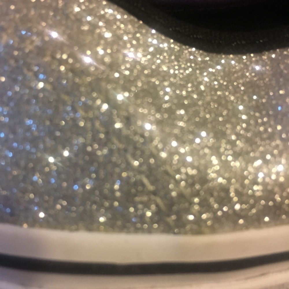 Vans - Picture 3 of 7